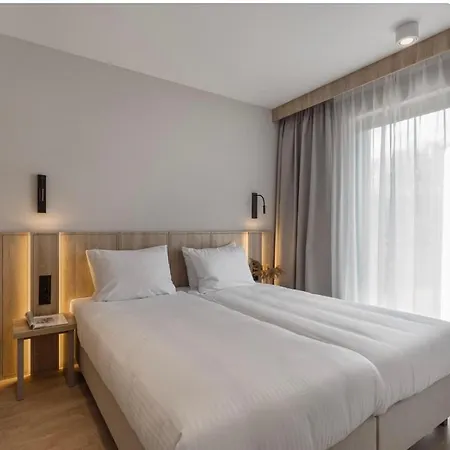 Hanza Tower 22 Pool & *