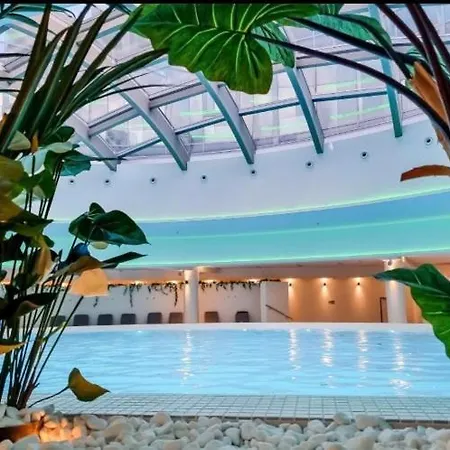 Hanza Tower 22 Pool & *